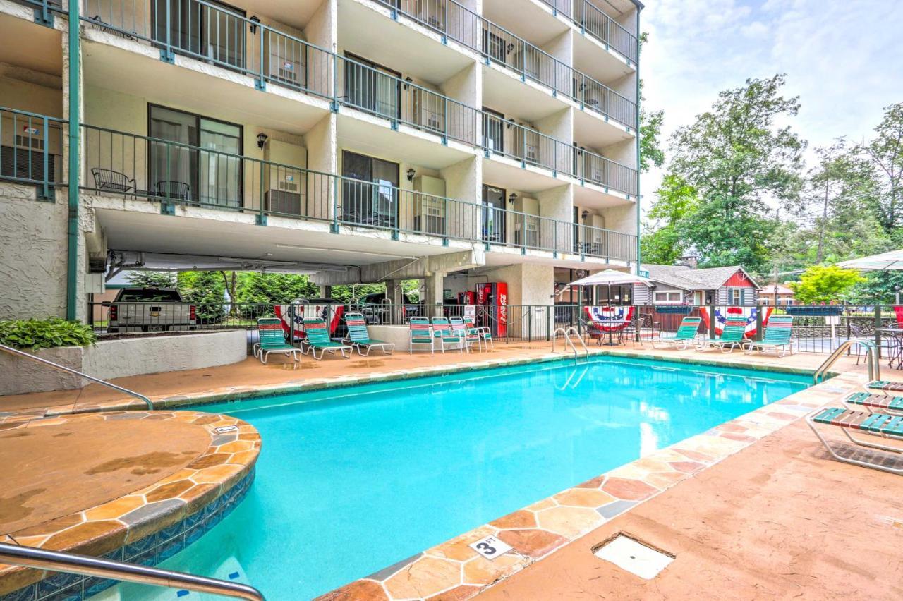 Condo With Balcony, Walk To Dtwn Gatlinburg Fun Екстериор снимка